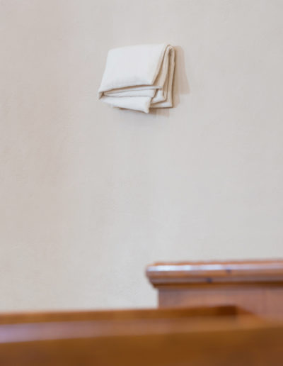 geistige umarmung | Herz Jesu Kirche Nürnberg | 2015 | Barbara_Back | Foto: Annette Kradisch